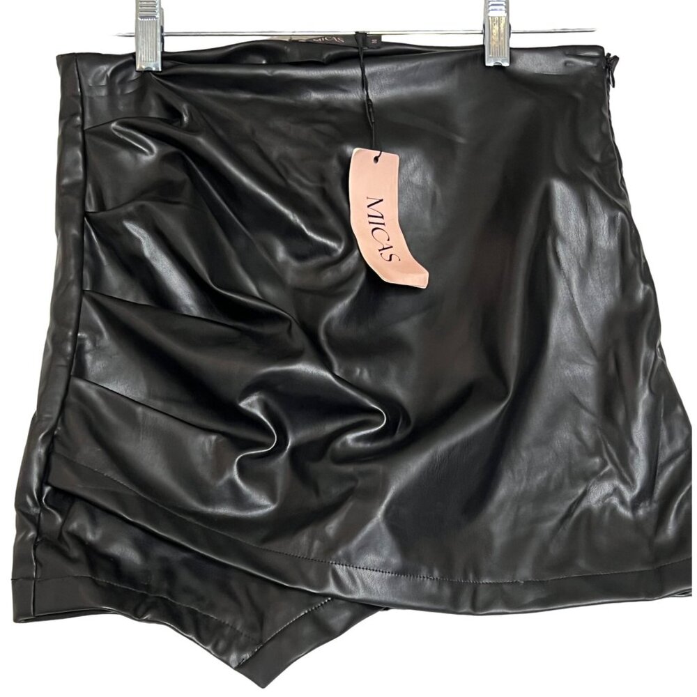 NWT Micas Black Faux Leather Mini Skirt With Side Zipper Rushed Front Side